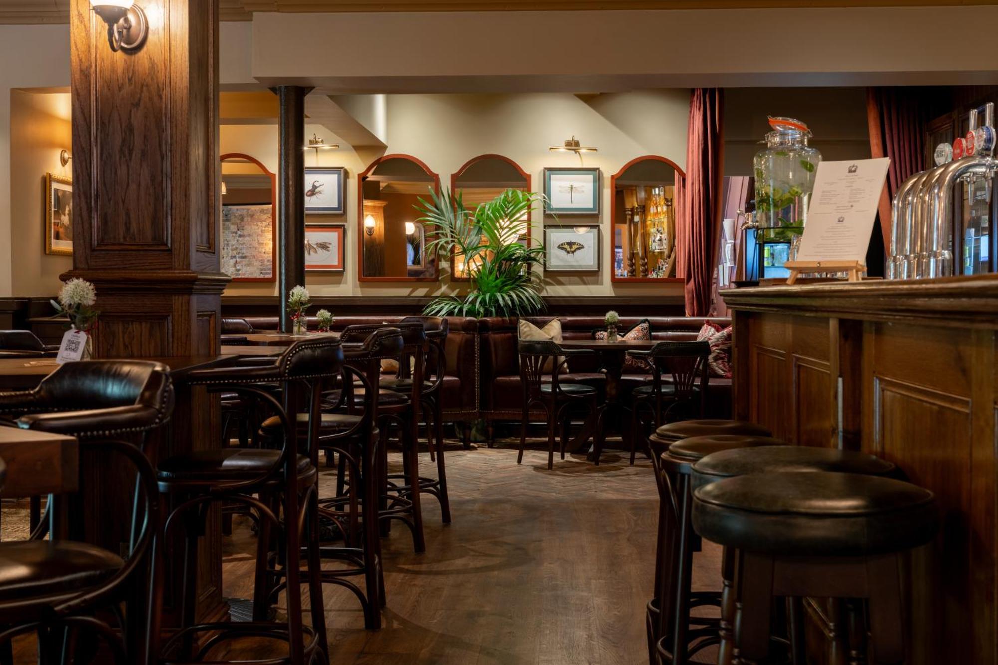Crown Hotel Chertsey Extérieur photo