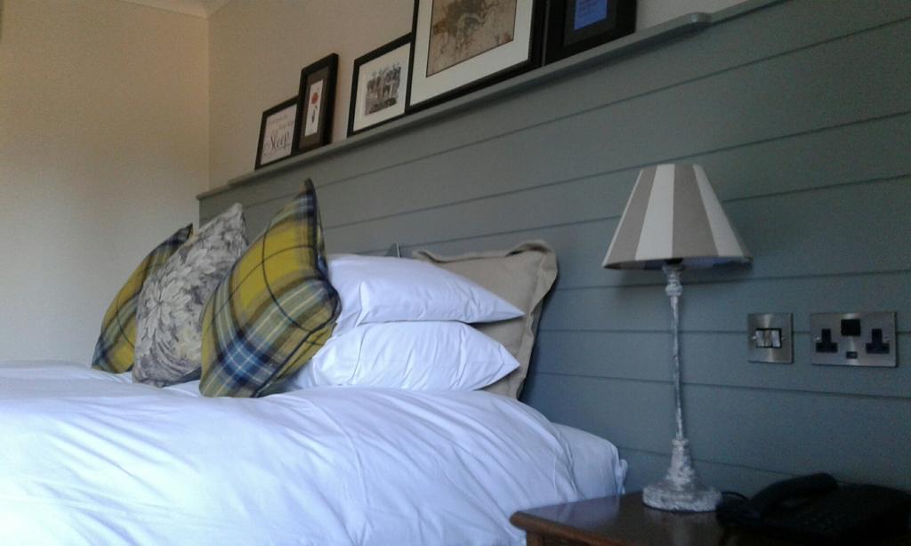 Crown Hotel Chertsey Chambre photo